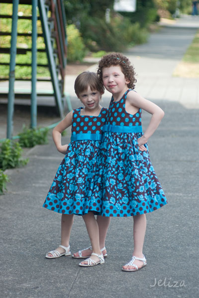 My favorite distractions: O and E at their aunt's wedding